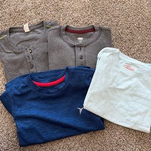 Boys xs 4/5 Top Bundle
